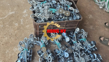con lăn ròng rọc vận chuyển chuối