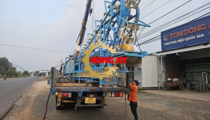 Máy dán thùng carton đóng thùng chuối